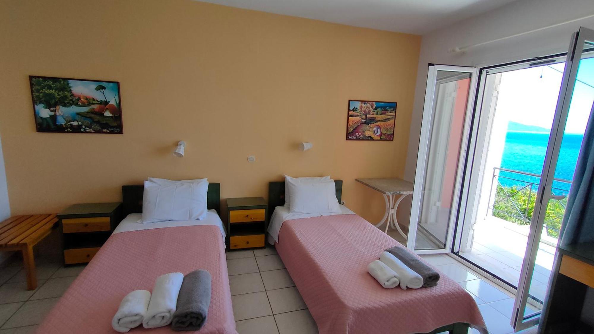 Mema'S Apartment Agia Efimia ภายนอก รูปภาพ